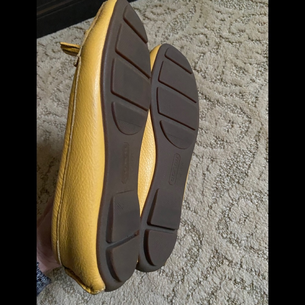 Authentic Coach Yellow Loafers size 5b-Normal fit - Picture 6 of 7